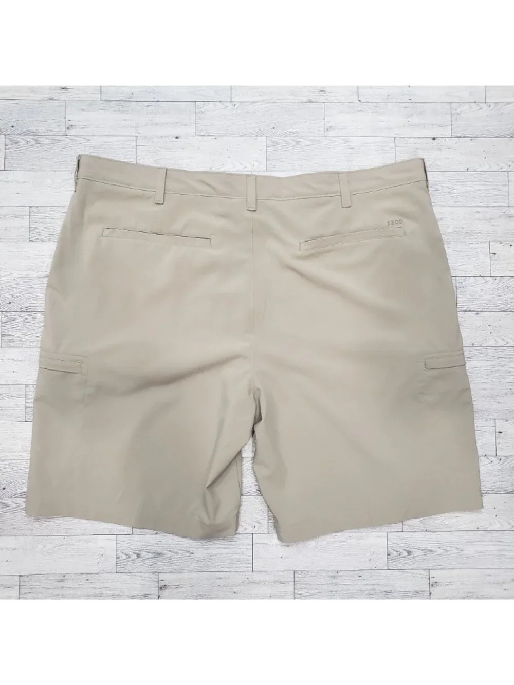 Izod Golf Cargo Shorts Swing Flex 9" Stretch 6 Pocket Khaki Mens Size 42 NWT $70 - Picture 4 of 10